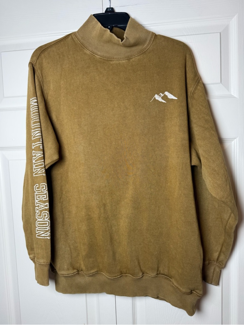 Aerie‎ "Mountain Season" mock neck fleece sweatshirt